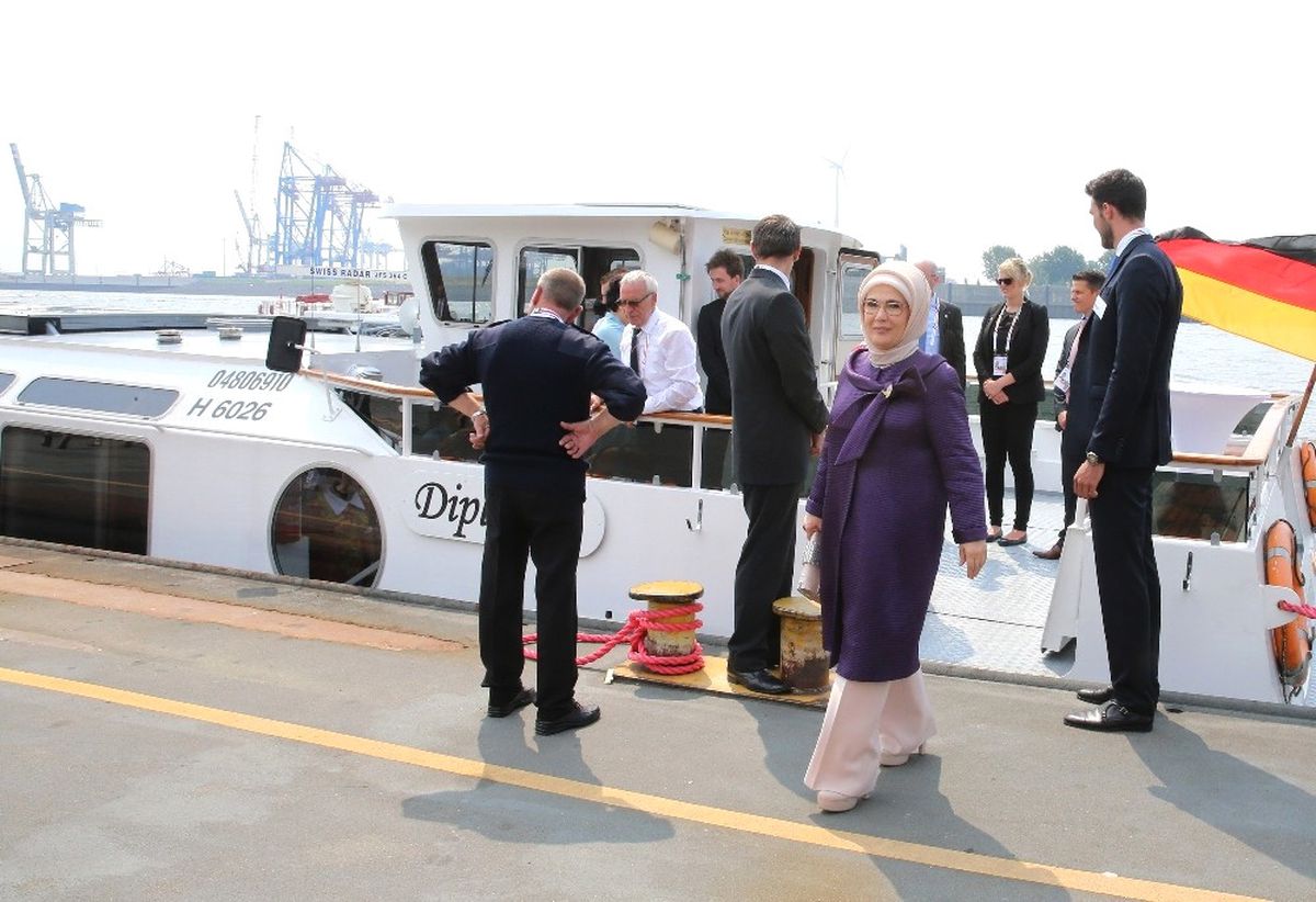 Emine Erdoğan First Lady\'lerle Tekne Turuna Katıldı