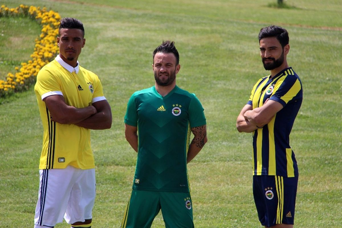 Fenerbahçe\'nin Forma Tanıtımı Yapıldı