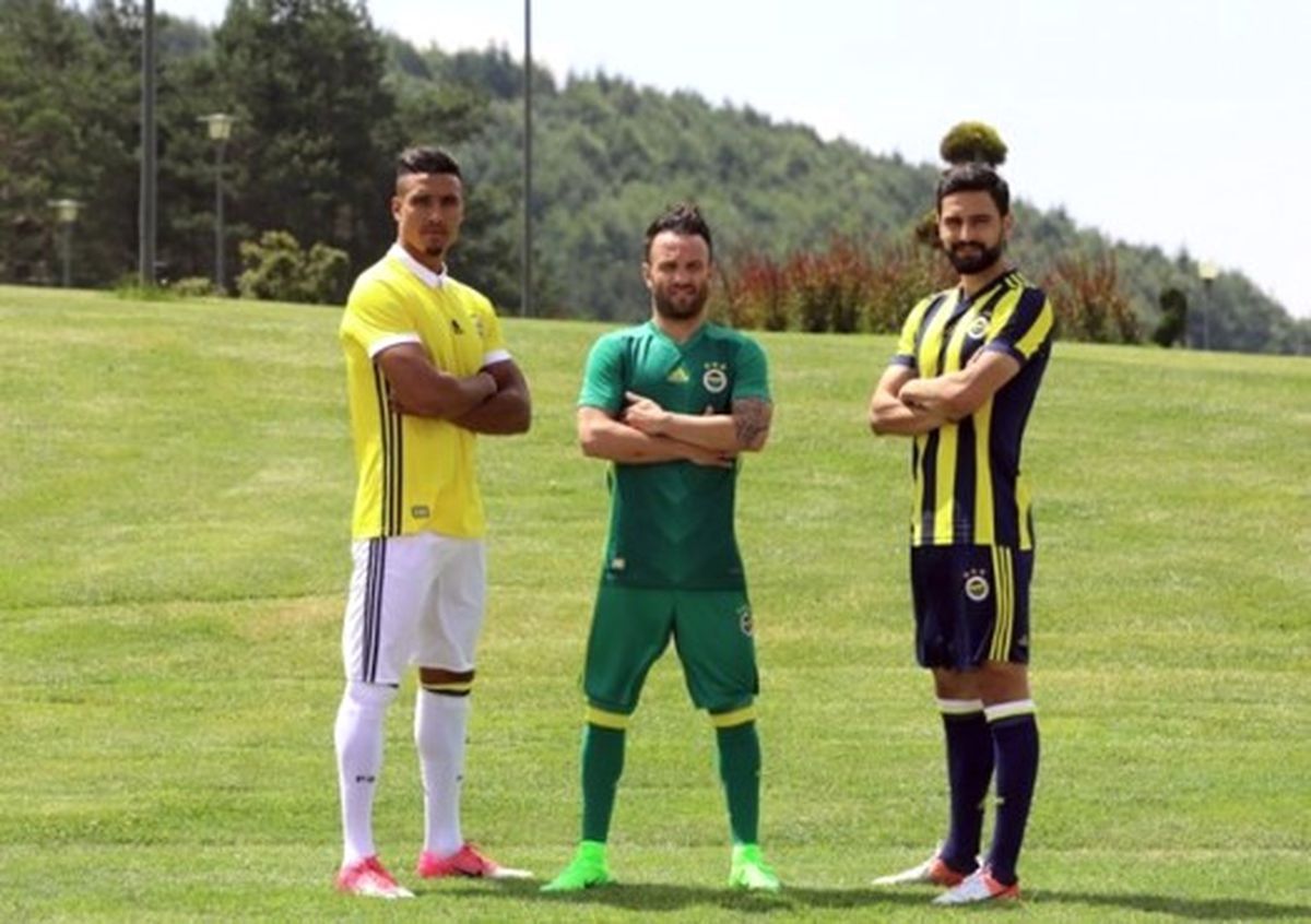 Fenerbahçe Yeni Sezon Formalarını Tanıttı
