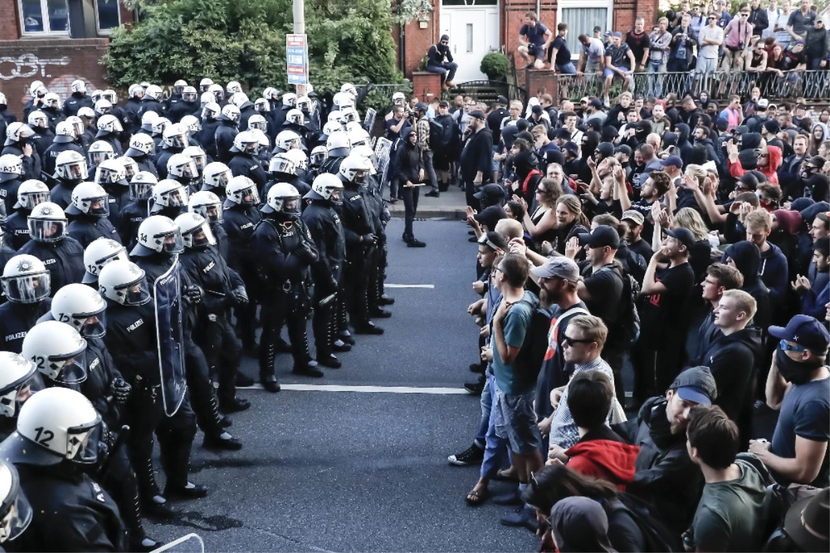 Hamburg Sokaklarında G-20 Protestosu Sürüyor