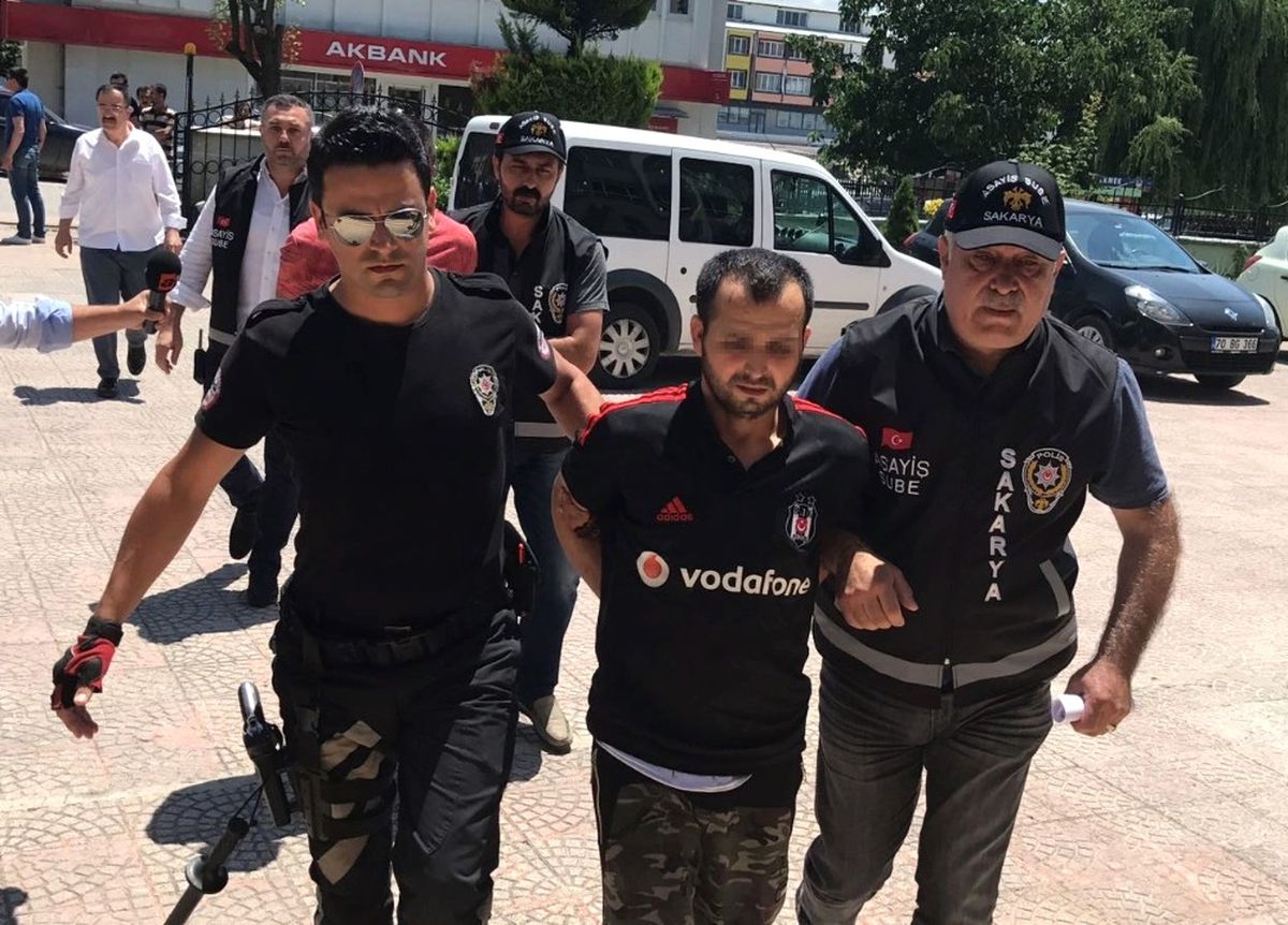 Hamile Suriyeli Kadın ve Çocuğunu Öldüren Zanlılar Adliyeye Sevk Edilirken Pişman Olduklarını...