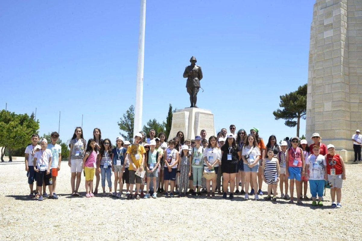 İki Elin Sesi Var Çocuk Senfoni Orkestrası Çanakkale\'de