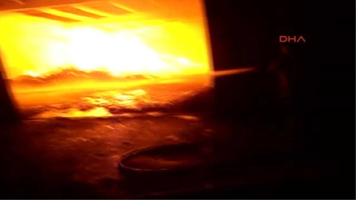 Izmir Yumurta Kabı Fabkrikasında Korkutan Yangın