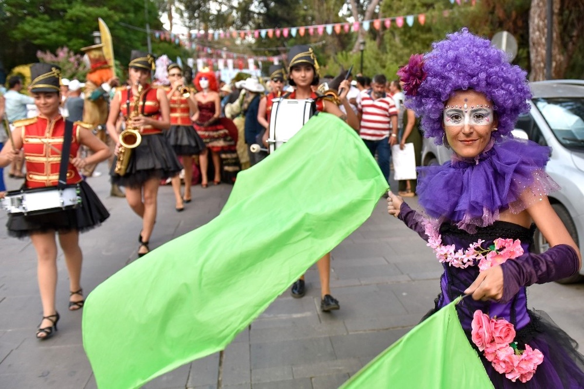 Kaleiçi Old Town Festivali Renkli Görüntülerle Başladı
