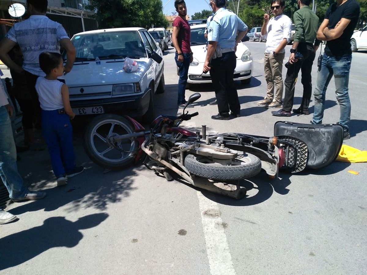 Karaman\'da Motosikletler Çarpıştı: 2 Yaralı