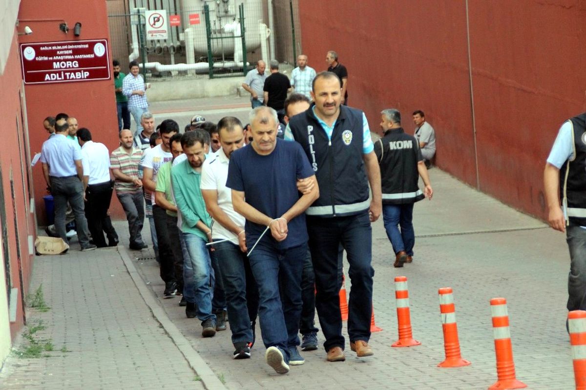 Kayseri\'de \'Bylock\' Kullanıcısı 39 Kişi Adliyeye Sevk Edildi