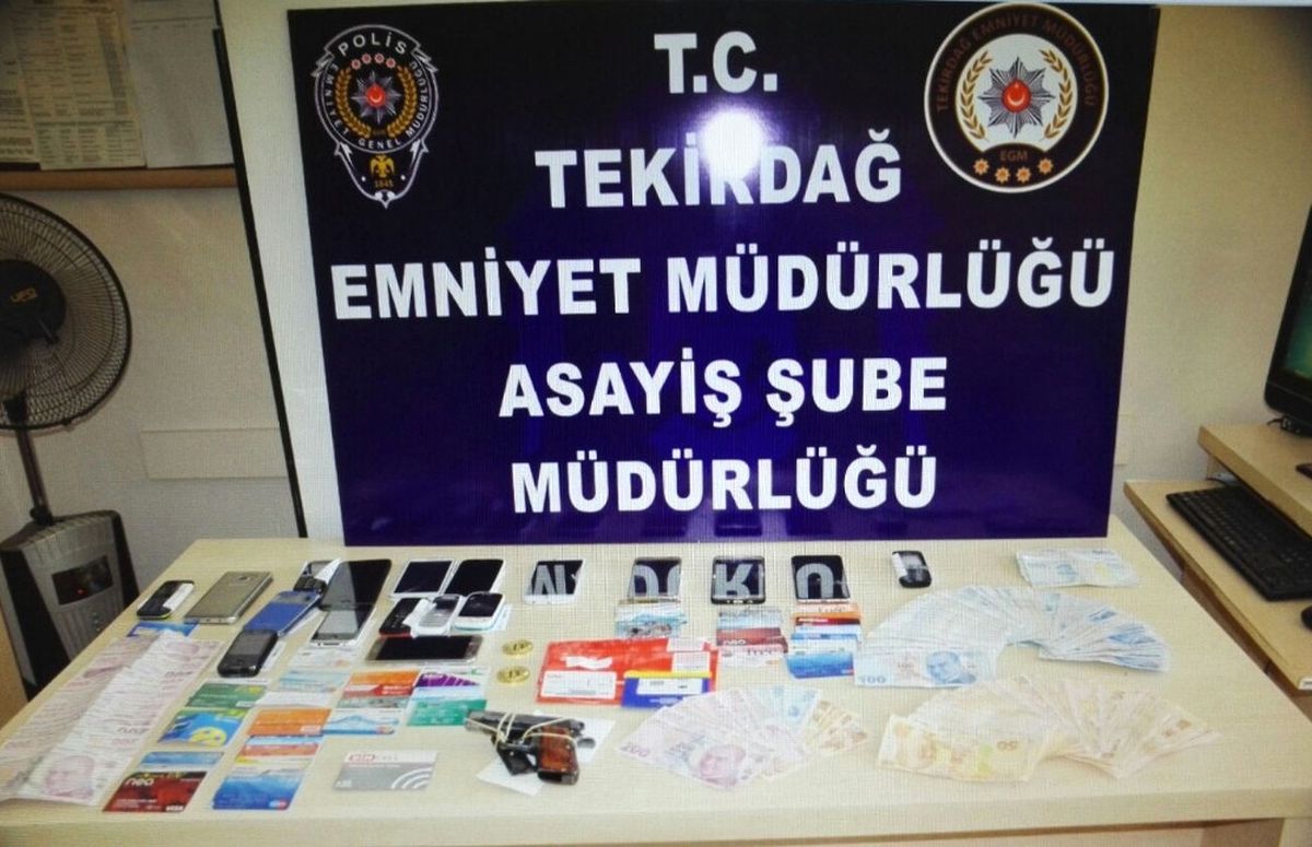 Kendilerini Vali Olarak Tanıtarak 551 Bin TL Dolandırdılar
