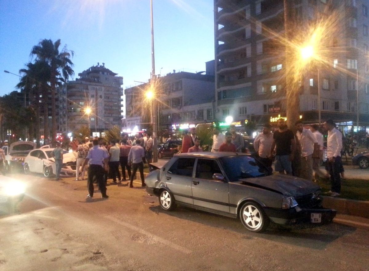Kozan\'da Zincirleme Trafik Kazası