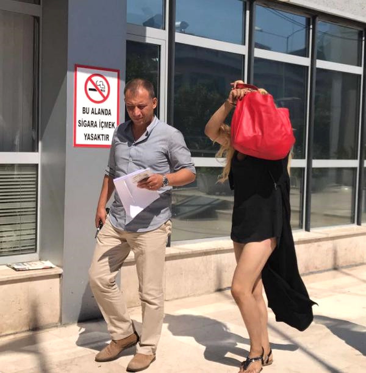 Kuaförden 60 Bin Liralık Peruk Çalan Travesti Yakalandı