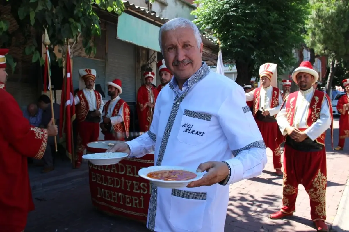 Kuru Fasulye Pilavla Geçen 50 Yılını Aynı Şekilde Kutladı