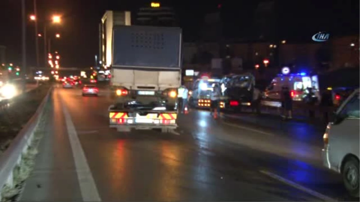 Maltepe\'de Zincirleme Trafik Kazası: 4 Yaralı