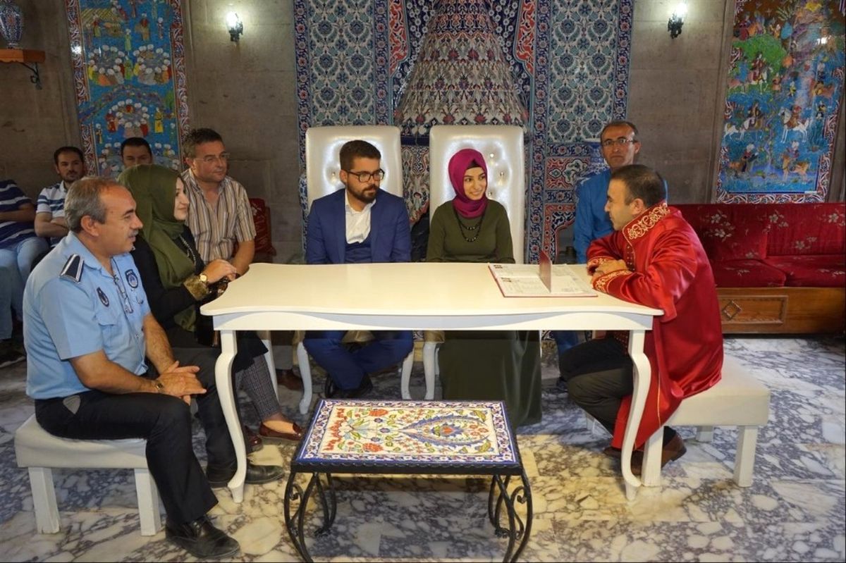 Nevşehir\'de Bugüne Özel 17 Çift Nikah Kıydırdı