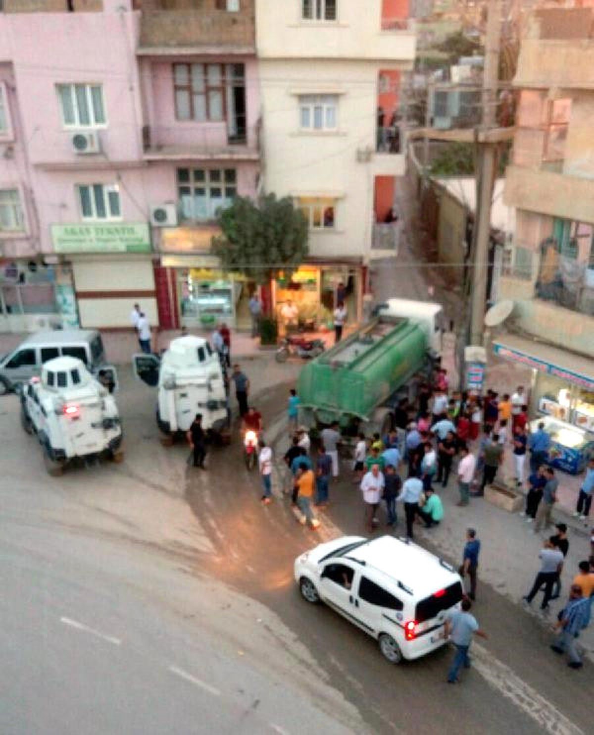 Nusaybin\'de Su Tankerinin Çarptığı Bisikletli Çocuk Yaralandı