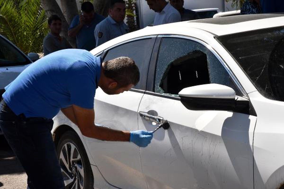 Otomobilden 30 Saniyede 43 Bin TL\'yi Çaldılar