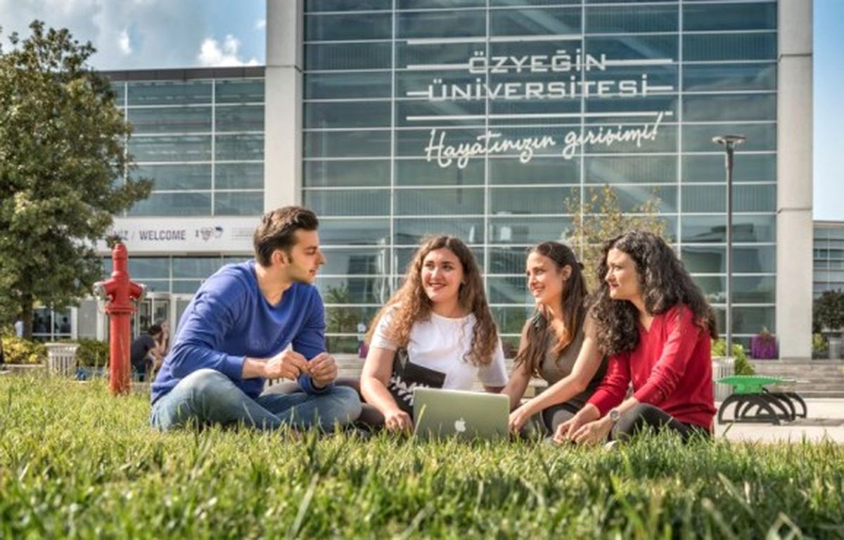 Özyeğin Üniversitesi Aday Öğrencileri Bekliyor