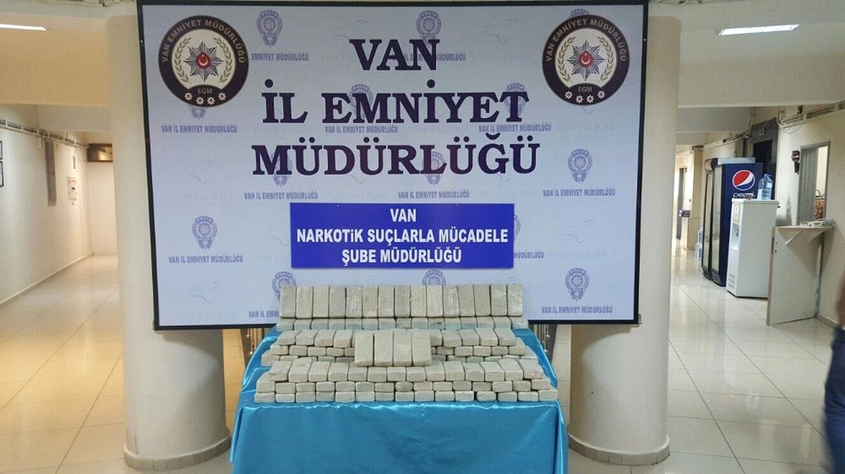 Rexo\' Uyuşturucu Kaçakçılarına Geçit Vermiyor