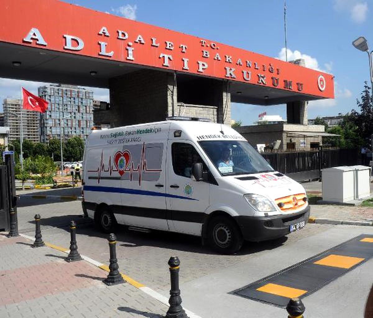 Sakarya\'da Öldürülen Suriye\'li Kadın ve Bebeğinin Cenazeleri Adli Tıp Kurumu\'ndan Alındı