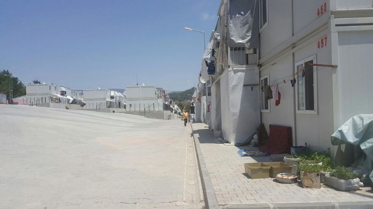 Sıcaklar Suriyelileri Kamplara Hapsetti