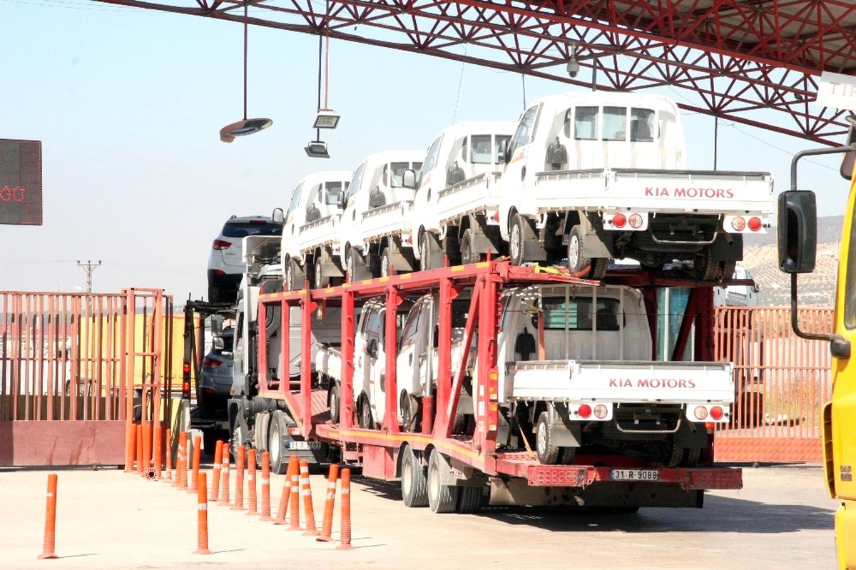 Suriye Geçici Hükümetinin Aldığı Araçlar Tırlarla Suriye\'ye Götürüldü