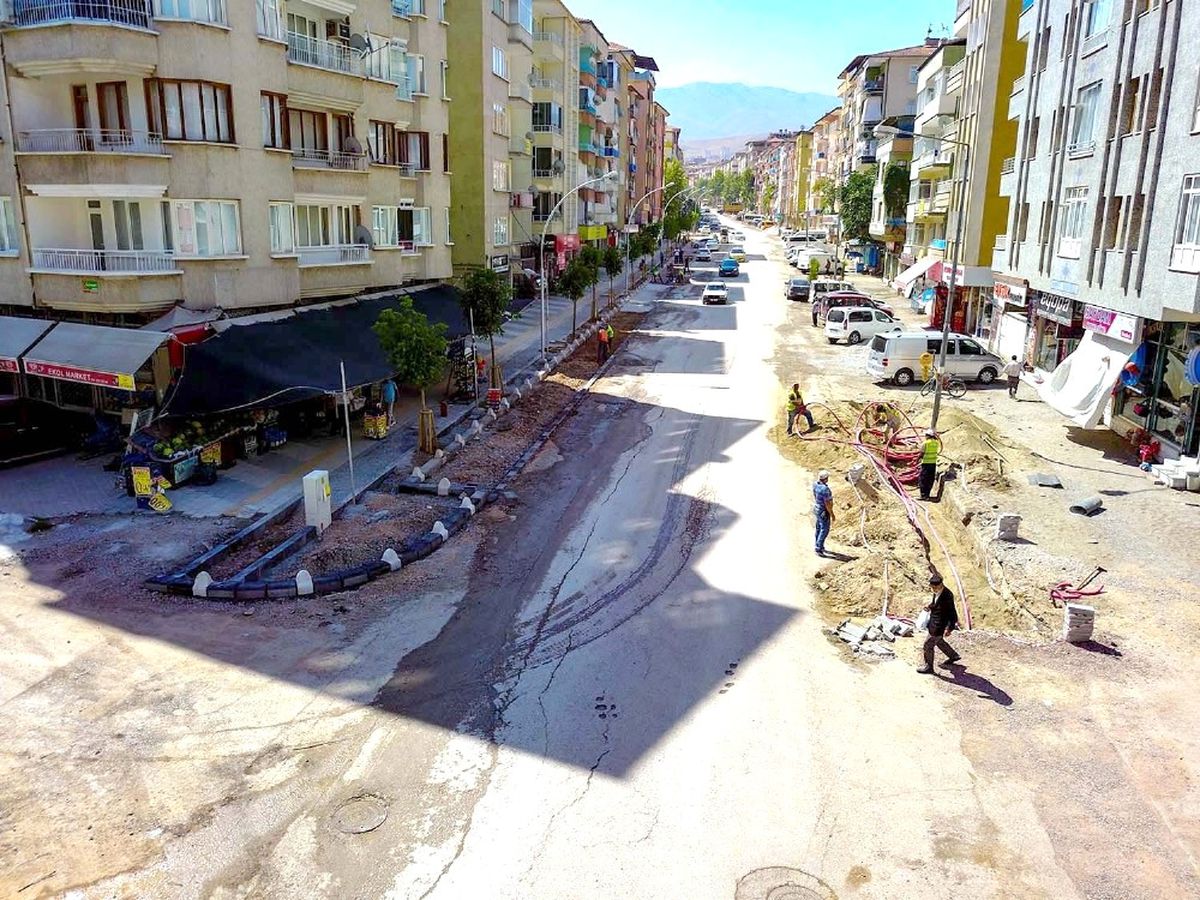 Tevfik Temelli Caddesin\'de Üstyapı Çalışmaları Devam Ediyor