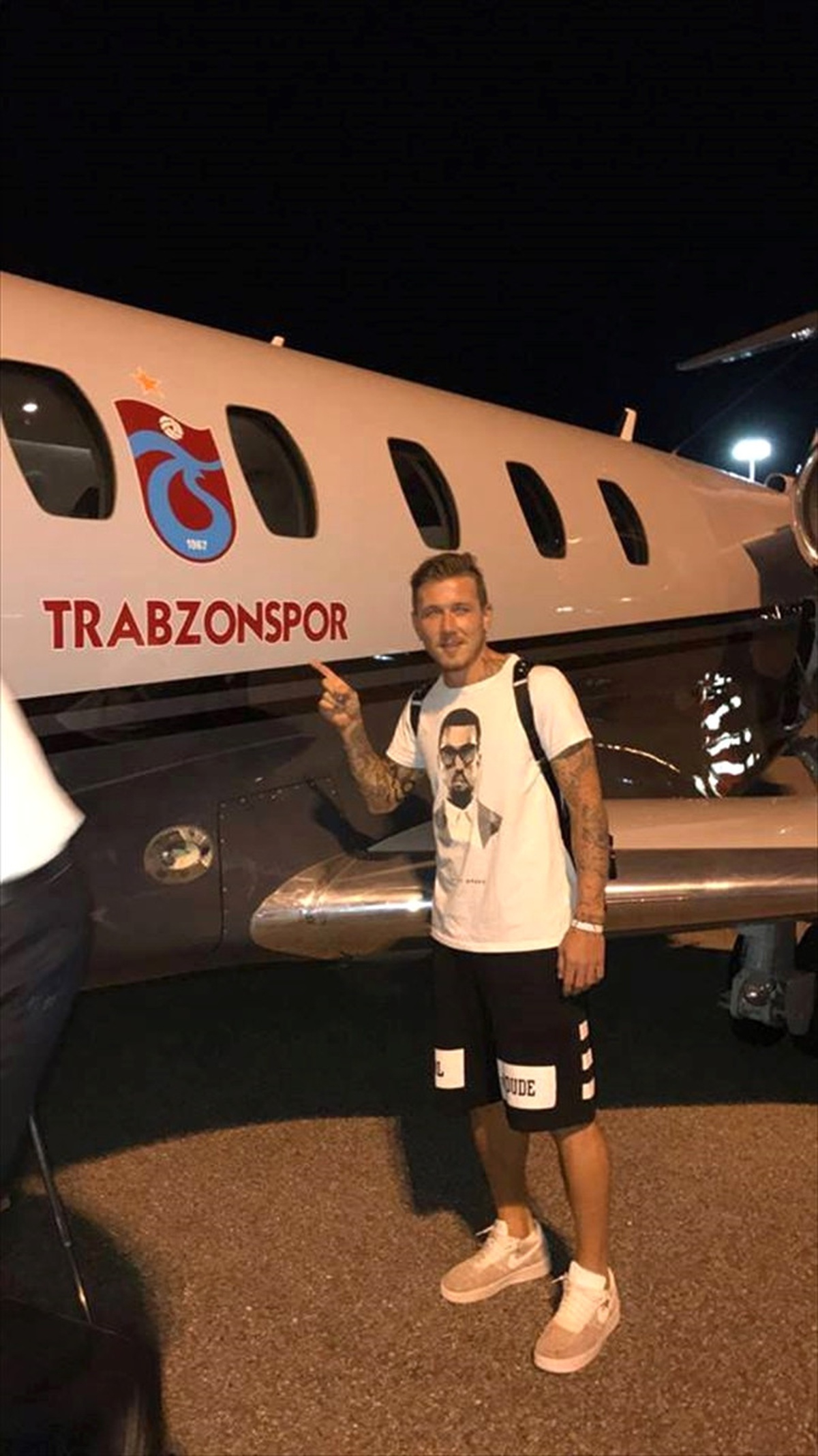 Trabzonspor Taraftarlarından Kucka\'ya Coşkulu Karşılama
