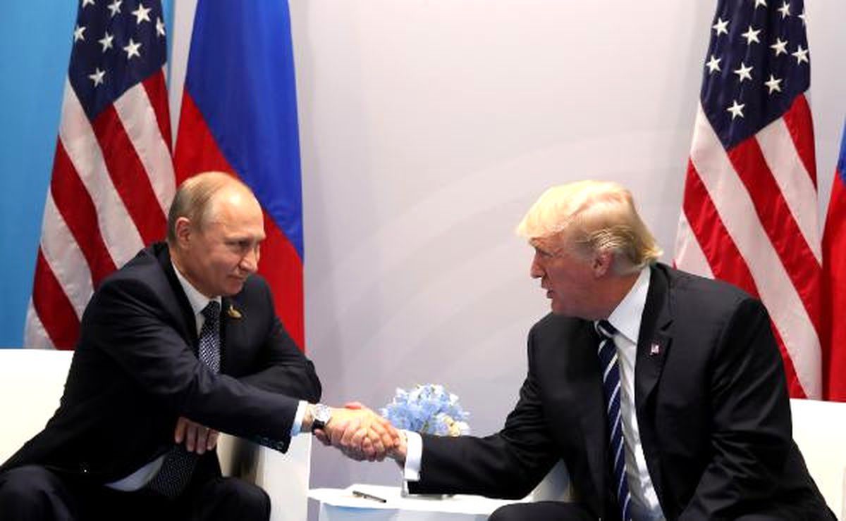 Trump ile Putin\'in İlk Yüz Yüze Görüşmesi Başladı