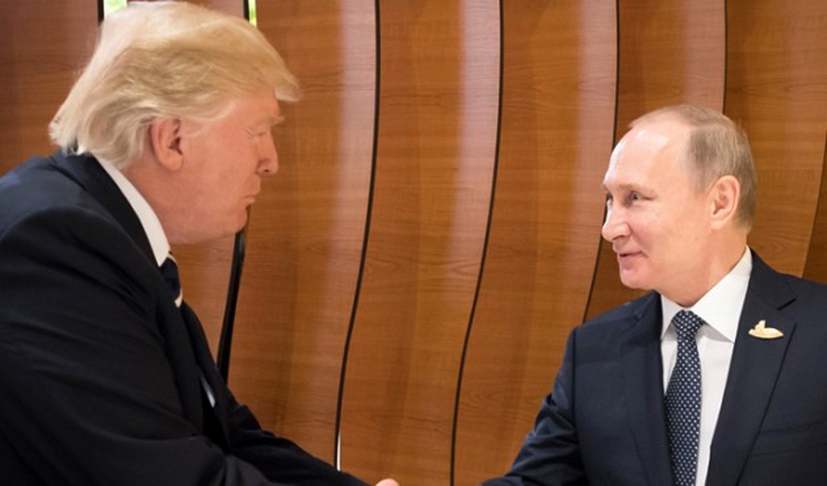 Trump ve Putin İlk Kez Bir Araya Geldi