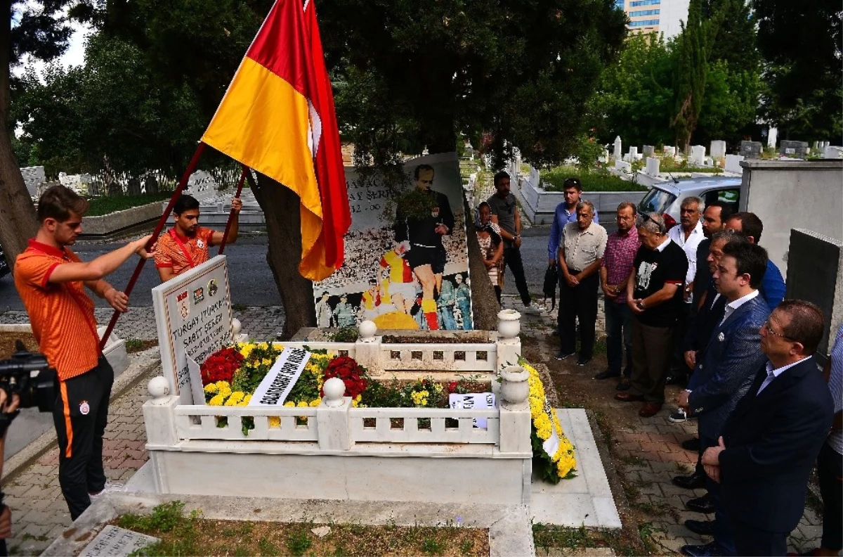 Turgay Şeren, Mezarı Başında Anıldı