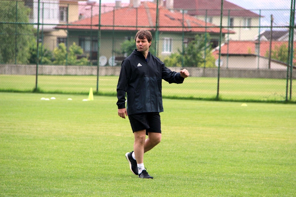Türk Futbolunda Radikal Kararlar Alınmalı"