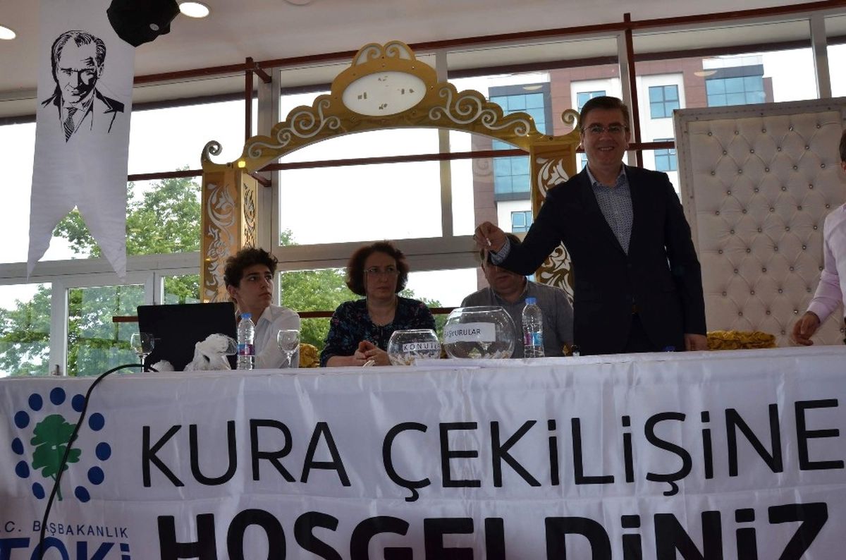 Vakfıkebir\'de Yapılan TOKİ 2. Etap Konutların Kura Çekimleri Yapıldı