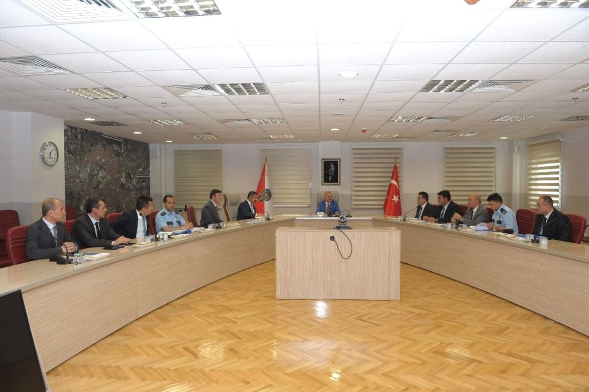 Vali Çakacak, İl Emniyet Müdürlüğünü Ziyaret Etti