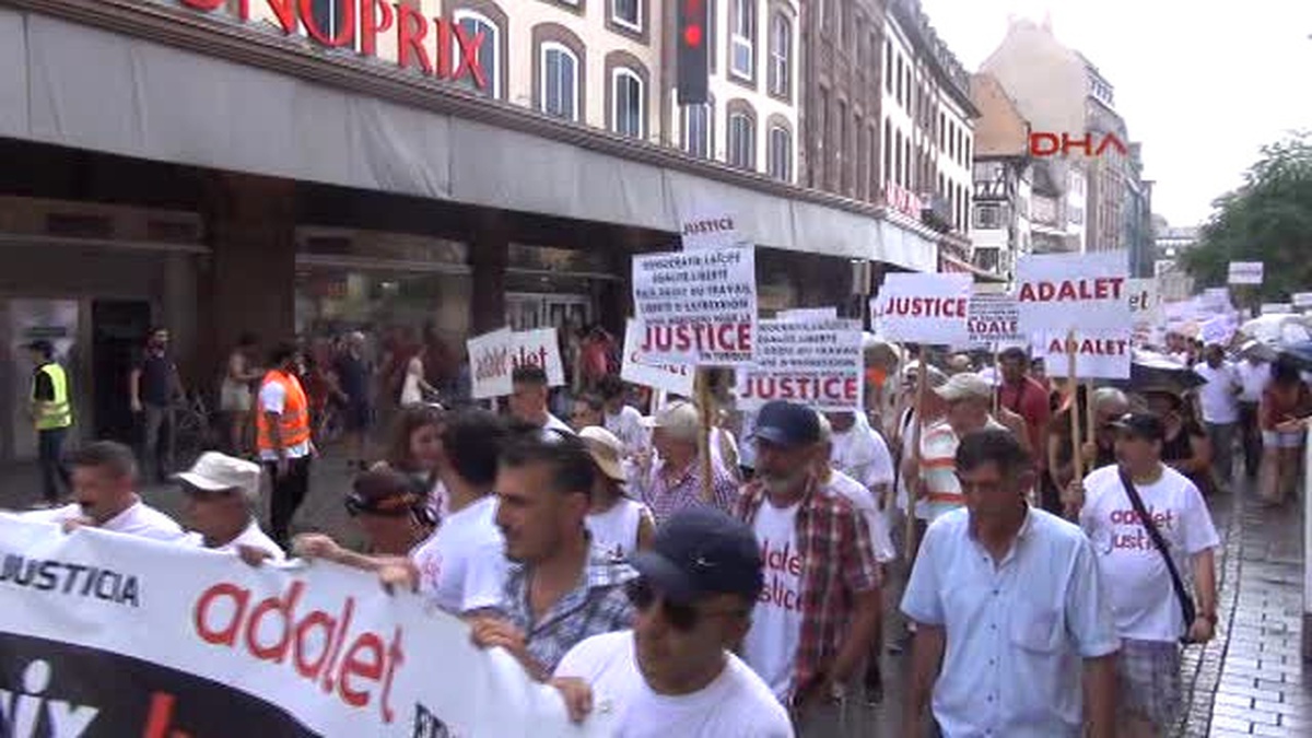 "Adalet" İçin Strasbourg\'da Yüzlerce Kişi Yürüdü