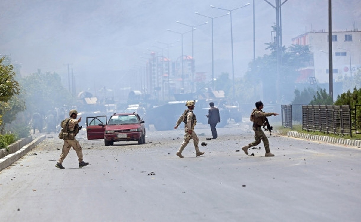 Afganistan\'da Taliban\'la Çatışan 2 Polis Öldü