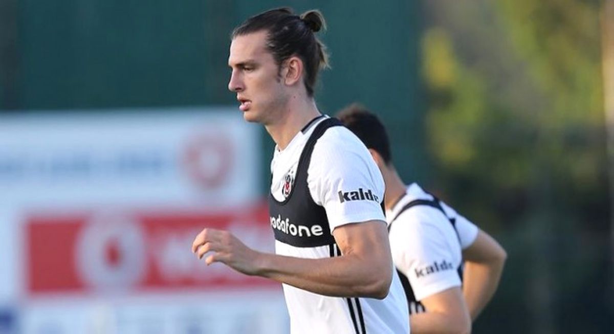 Atınç Nukan 1 Sene Daha Beşiktaş\'ta
