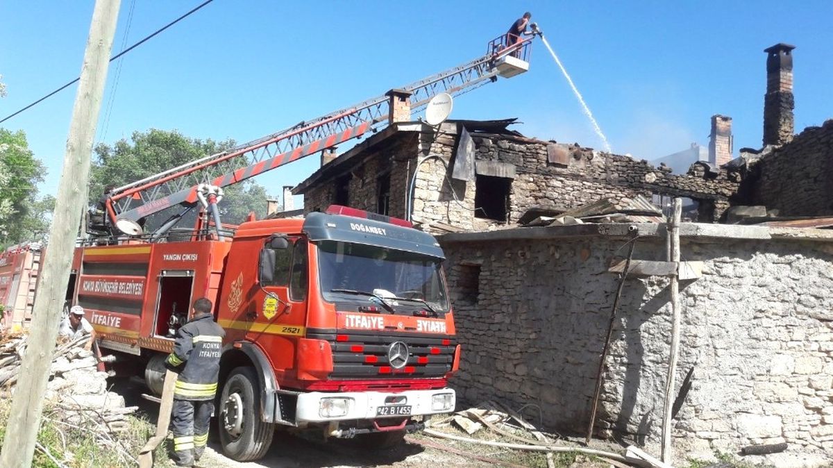 Beyşehir\'de Ev Yangını
