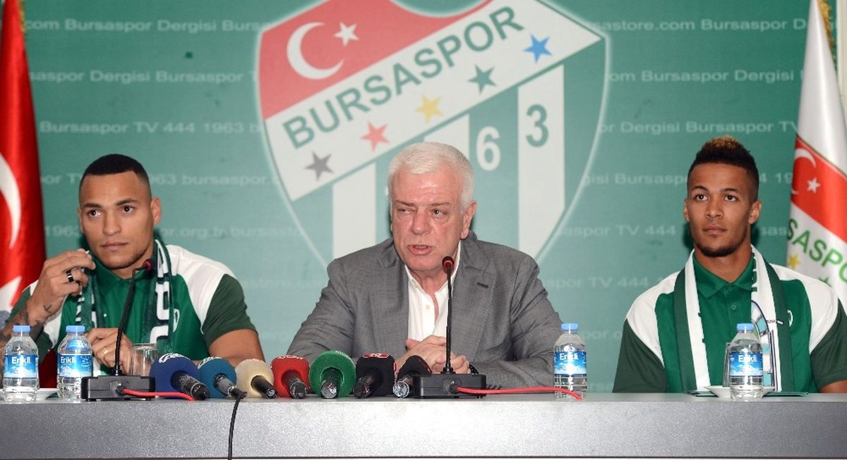 Bursaspor\'da Çifte İmza
