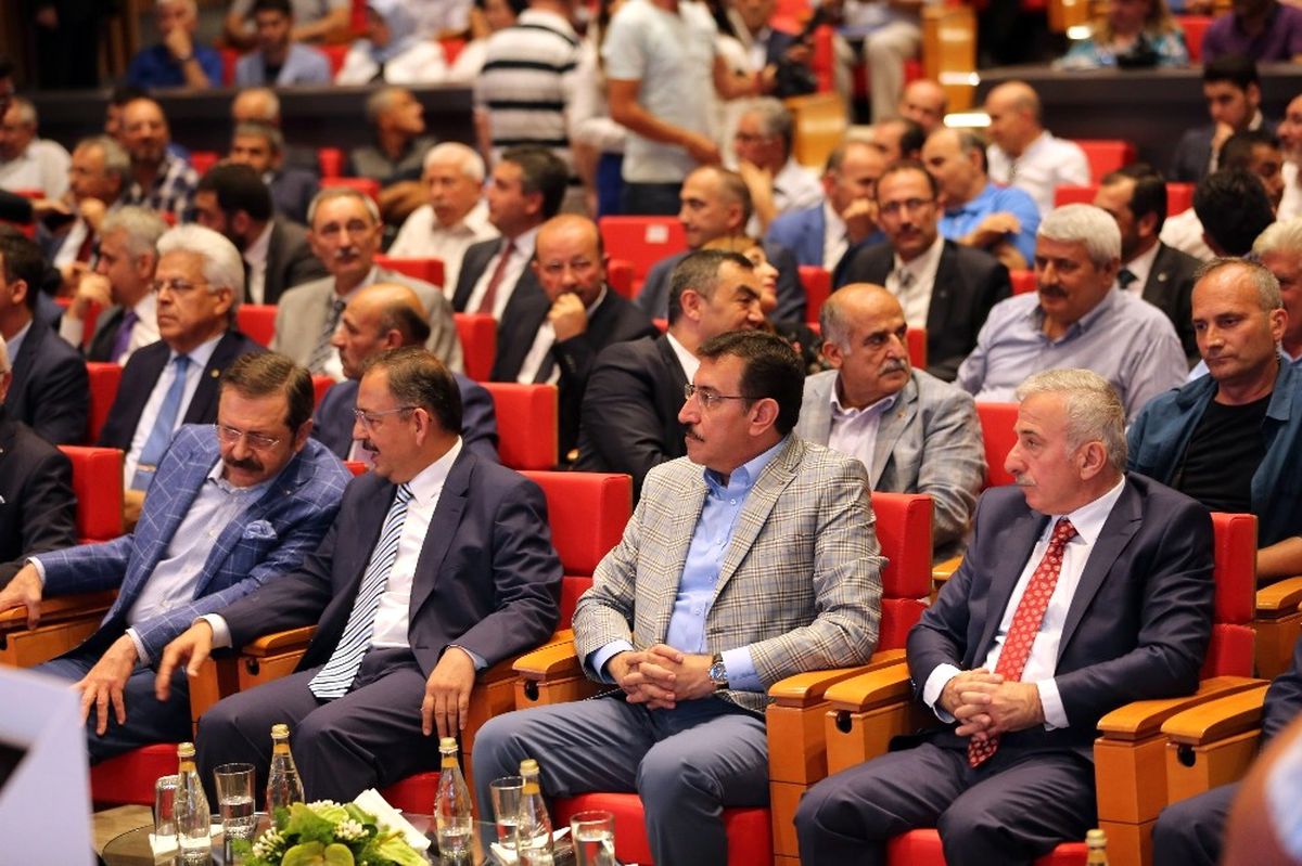 Çevre ve Şehircilik Bakanı Özhaseki: "Referandumda Yenilmenin Acısını Yürüyüşle Çıkarıyorlar"