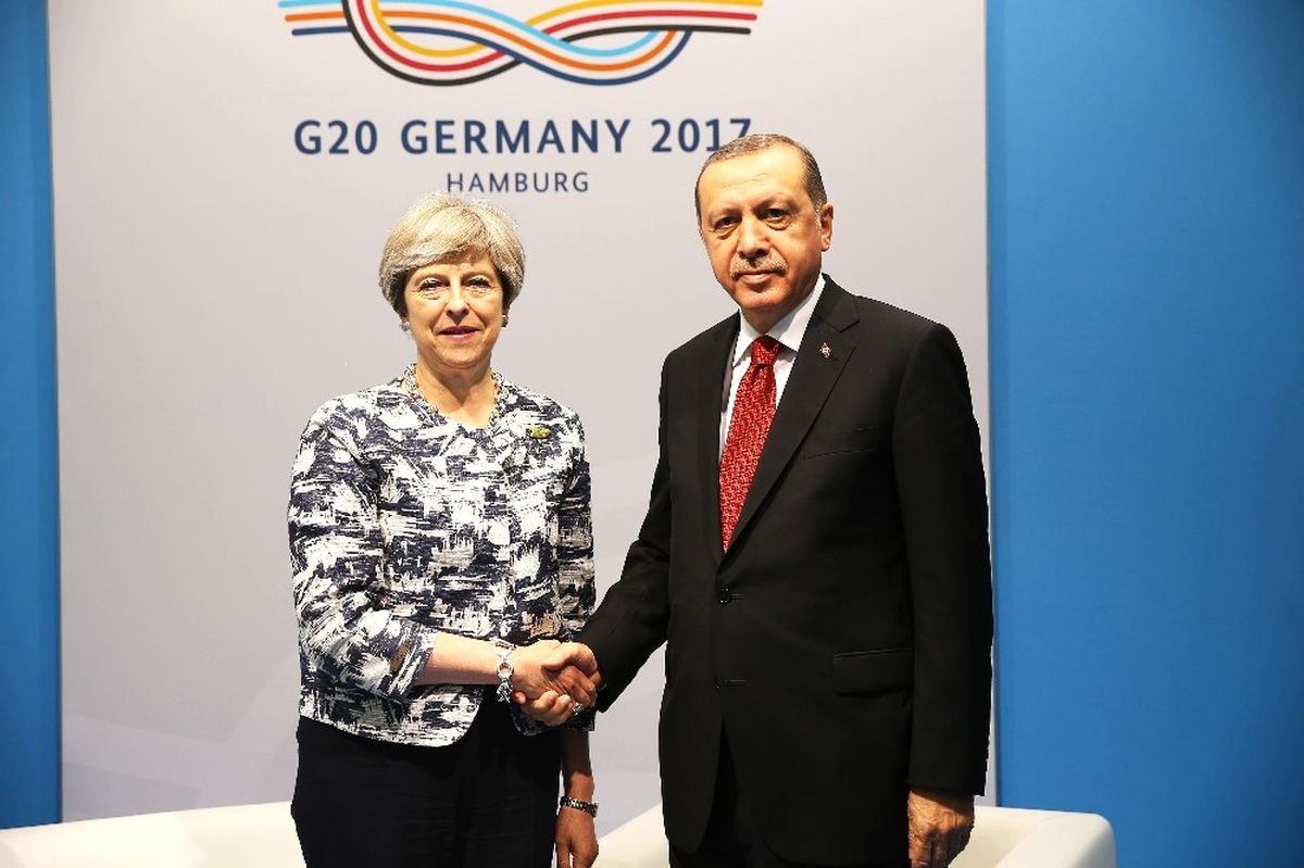 Cumhurbaşkanı Erdoğan, İngiltere Başbakanı May ile Görüştü