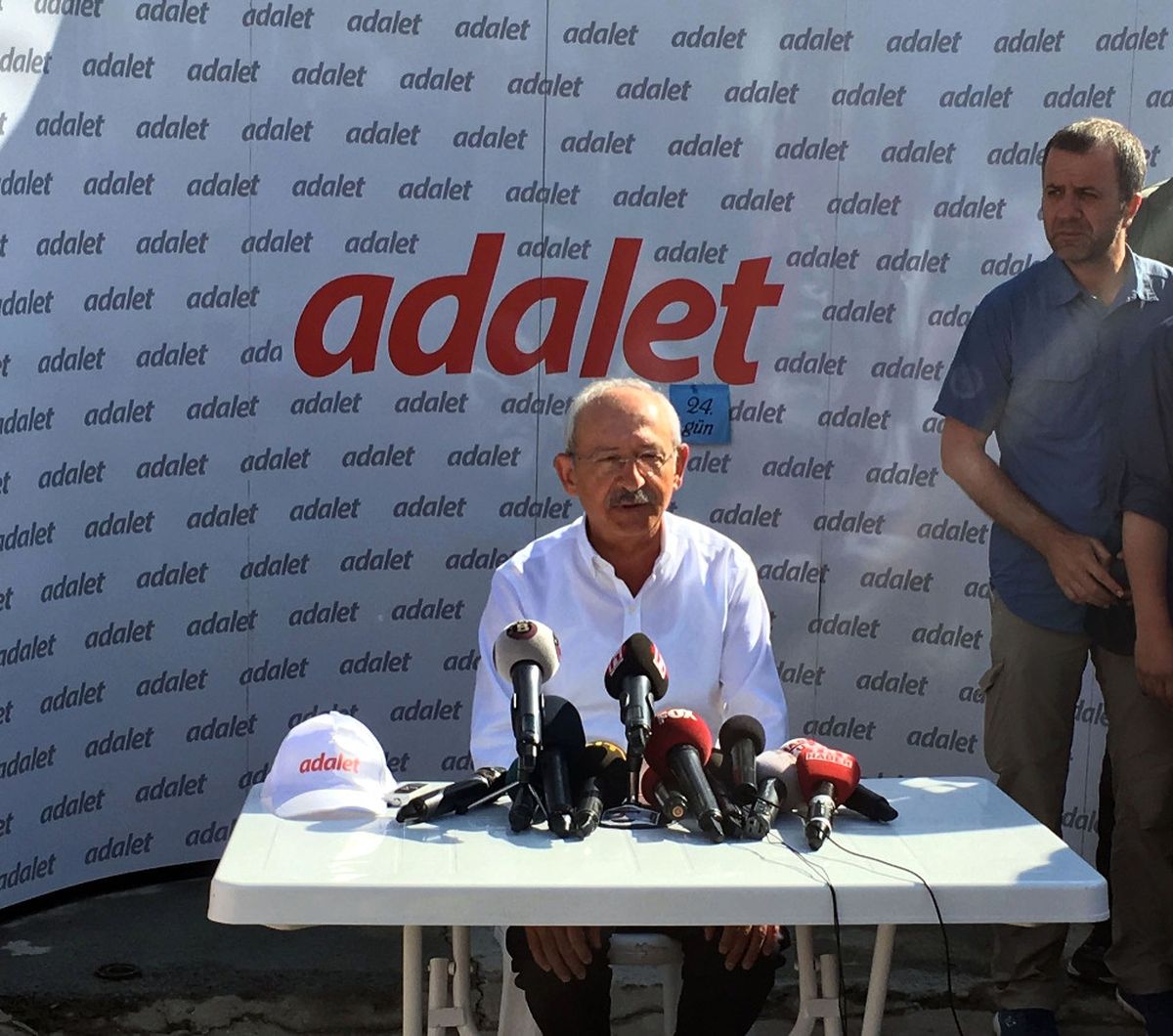 Dragos\'tan Miting Alanına Yalnız Yürüyeceğim"