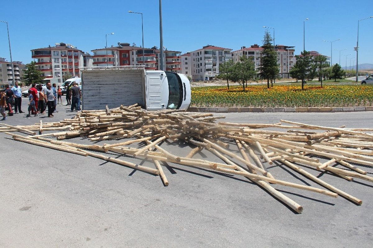 Elazığ\'da Trafik Kazası: 2 Yaralı