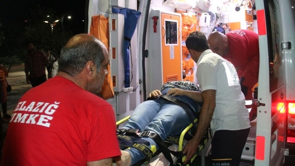 Elazığ\'da Trafik Kazası: 5 Yaralı