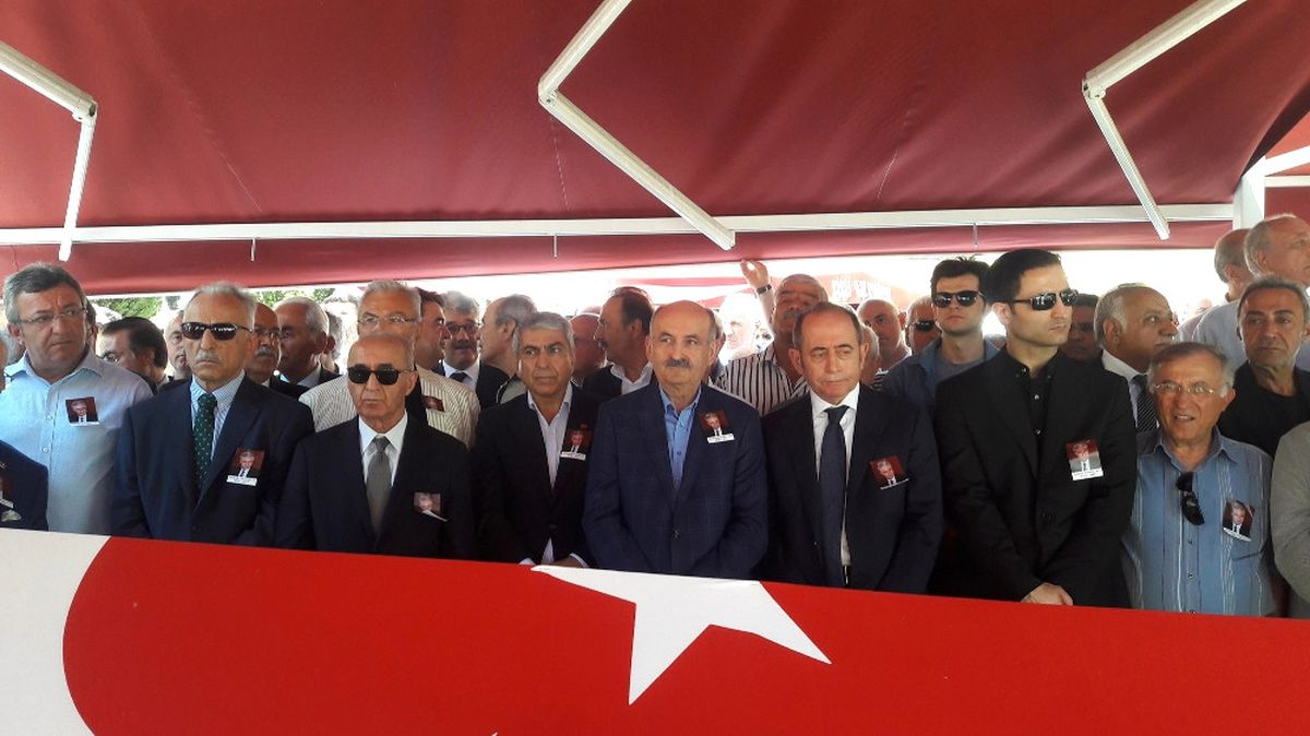 Eski Bakan Mehmet Moğultay Son Yolculuğuna Uğurlandı