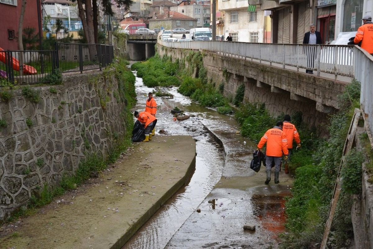 Fatsa Belediyesinden "Derelere Çöp Atmayın" Uyarısı