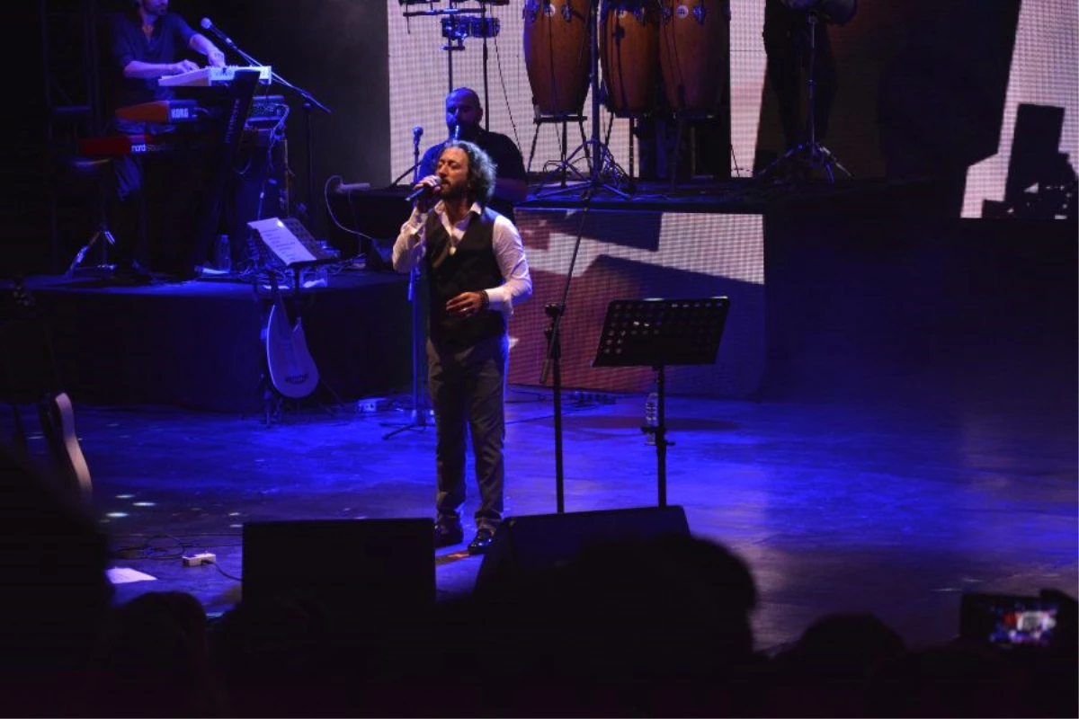 Fettah Can ile Pinhanı Silivri\'de Konser Verdi