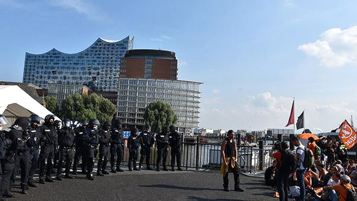 G20 Zirvesi\'nde Bazı Gazetecilerin Akreditasyonu İptal Edildi