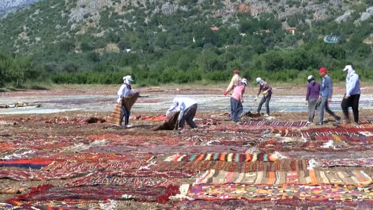 Güneşle Yenilenen El Dokuması Halılar Dünyaya İhraç Ediliyor
