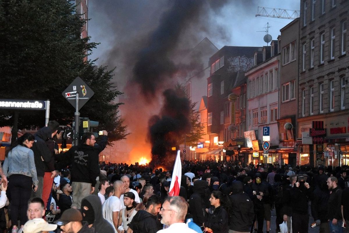 Hamburg\'da Caddeler Savaş Alanı