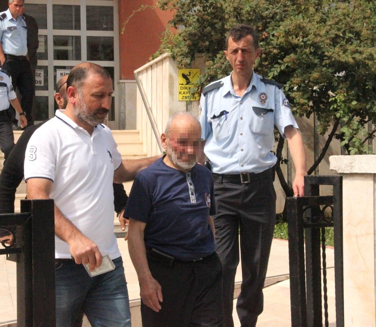 Huzurevi Sakinlerinin Kavgasında Kan Aktı: 1 Yaralı