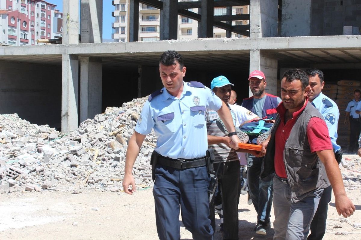 İnşaattan Düşen İşçiyi İnşaat Koruma Filesi Kurtardı