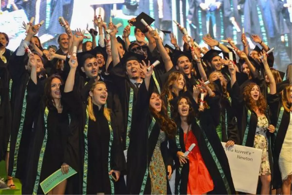 İTÜ\'de Mezuniyet Coşkusu